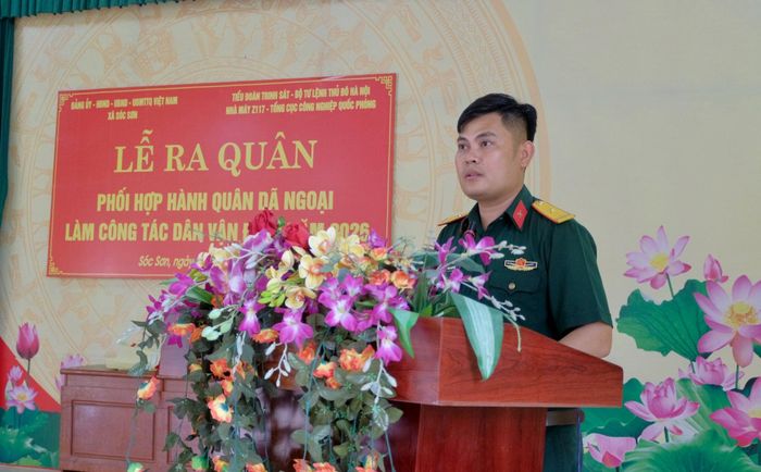 Thiếu tá Lâm Xuân Đạt phát biểu tại lễ ra quân. Ảnh: Tùng Nguyễn.
