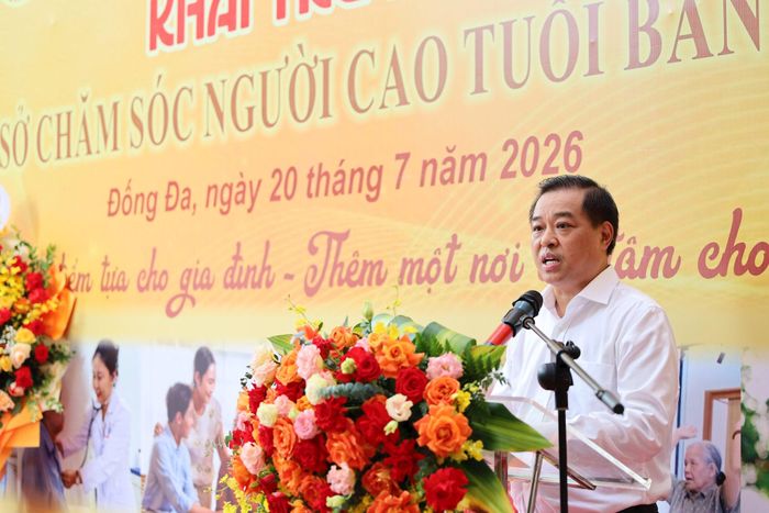 Ông Đinh Hồng Phong, Phó Giám đốc Sở Y tế Hà Nội phát biểu chỉ đạo tại buổi lễ. Ảnh: Thanh Hòa