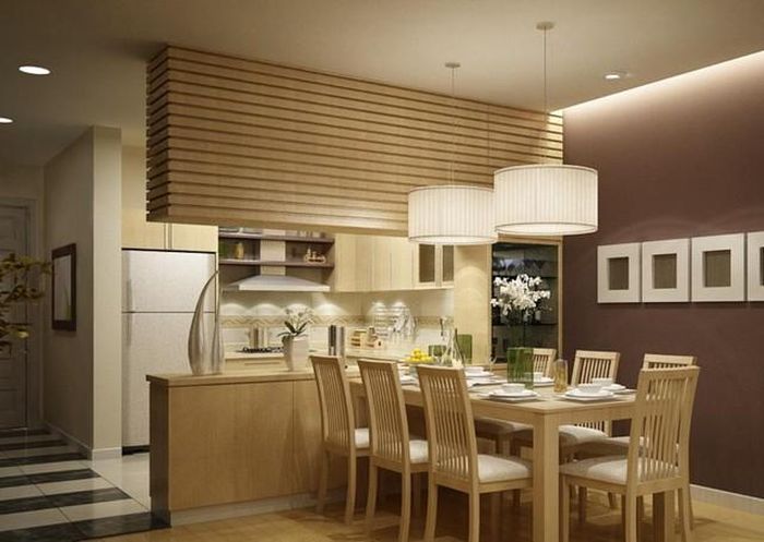 Khi đặt bàn ăn, bạn nên canh để đặt ở vị trí chính giữa phòng bếp.