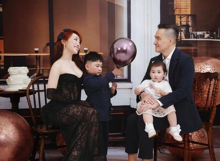 Gia đình viên mãn của diễn viên Chi Bảo.
