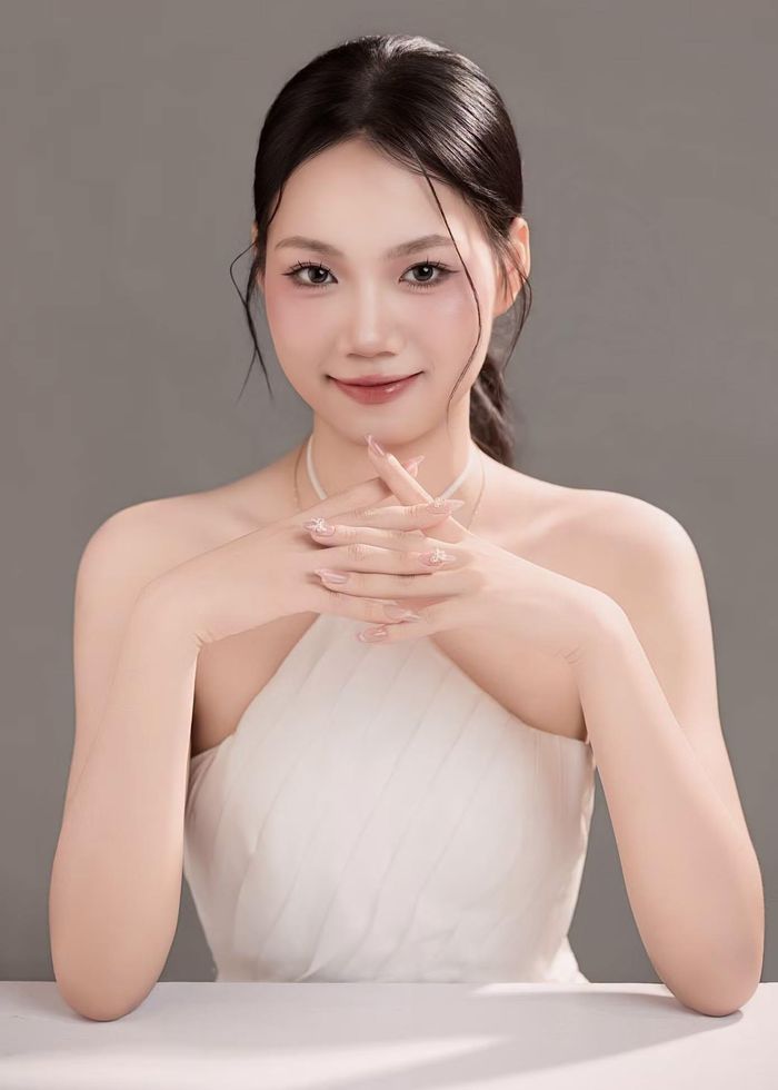 Dương Vân Anh tốt nghiệp chuyên ngành Dược lâm sàng tại Đại học Dược Hà Nội (HUP).