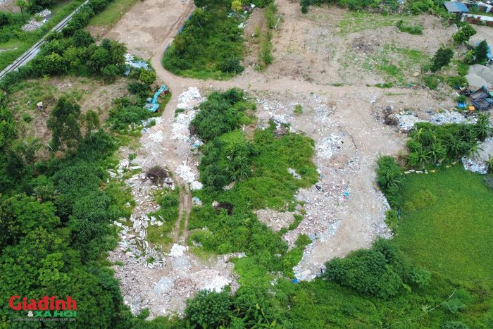 Đặc biệt, trong bối cảnh TP Hà Nội đang liên tục yêu cầu siết chặt kỷ luật, kỷ cương trong quản lý đất đai và trật tự xây dựng, gắn trách nhiệm trực tiếp với người đứng đầu cấp ủy, chính quyền cấp xã, phường thì những vi phạm tồn tại dai dẳng ngay trên địa bàn càng đặt ra dấu hỏi lớn về năng lực quản lý cũng như tinh thần trách nhiệm của chính quyền phường Phú Diễn.