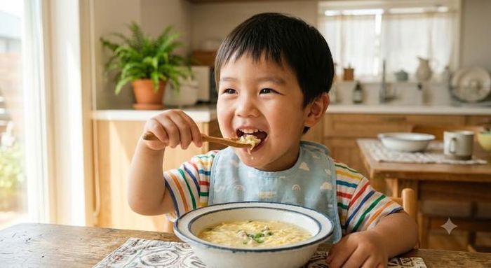 Với trẻ nhỏ nên chế biến trứng thành nhiều món ăn khác nhau giúp trẻ dễ tiêu hóa hơn.