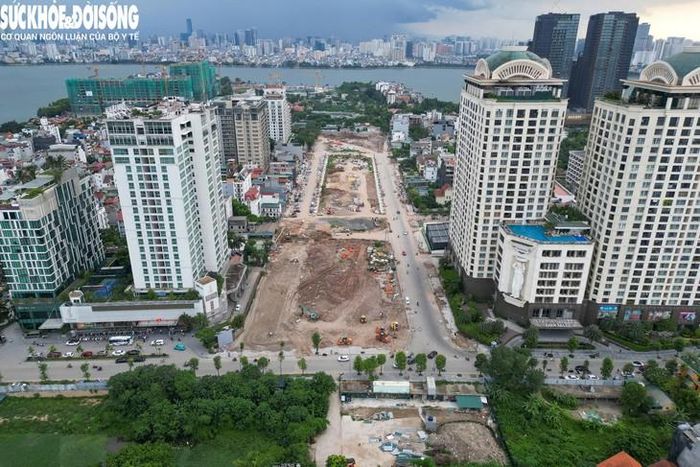 Dự án xây dựng tuyến đường Đặng Thai Mai giai đoạn I (phường Tây Hồ, Hà Nội) điểm đầu dự án từ khu biệt thự Tây Hồ, điểm cuối dự án tại vị trí giao cắt với đường Xuân Diệu. Công trình có chiều dài tuyến 1.260m với tổng mức đầu tư là 552,697 tỉ đồng (trong đó, chi phí giải phóng mặt bằng là 391,431 tỉ đồng; chi phí xây dựng 82,872 tỉ đồng).
