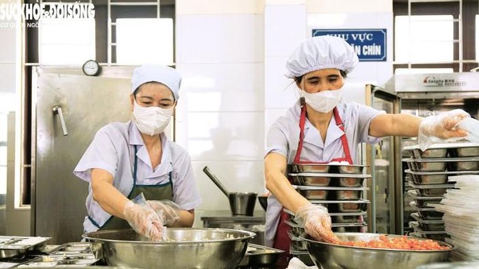 Hải Phòng cũng đặt mục tiêu 100% cơ sở có tổ chức bữa ăn hoặc cung cấp dịch vụ ăn uống bảo đảm các điều kiện về vệ sinh, an toàn thực phẩm. Ảnh: ML