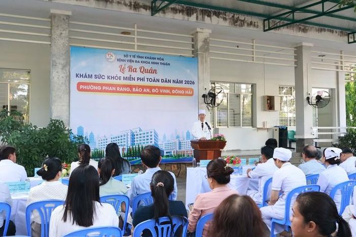 Quang cảnh Lễ ra quân khám sức khỏe miễn phí toàn dân năm 2026 ở Nam Khánh Hòa. Ảnh: D.N.