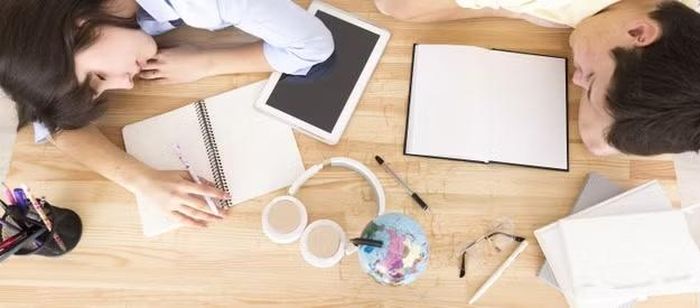Nếu tách hai kỳ thi, teen sẽ cần nhiều thời gian hơn để ôn tập kiến thức. Ảnh: Internet