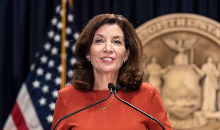 Thống đốc bang New York Kathy Hochul trước đó từng khẳng định Thị trưởng New York không có quyền chỉ đạo thực hiện các lệnh bắt quốc tế đối với nguyên thủ nước ngoài.
