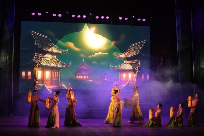 Nghệ thuật biểu diễn là một trong những lĩnh vực có nhiều tiềm năng phát triển, góp phần quảng bá hình ảnh, văn hóa Việt Nam đến bạn bè quốc tế.
