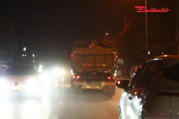 Trước thực trạng trên, phóng viên Báo Đại Đoàn Kết đã gửi thông tin đến Phòng Cảnh sát giao thông (Công an TP Hà Nội) để ghi nhận ý kiến và phản hồi về công tác kiểm tra, xử lý các phương tiện có dấu hiệu vi phạm trên tuyến Quốc lộ 6.