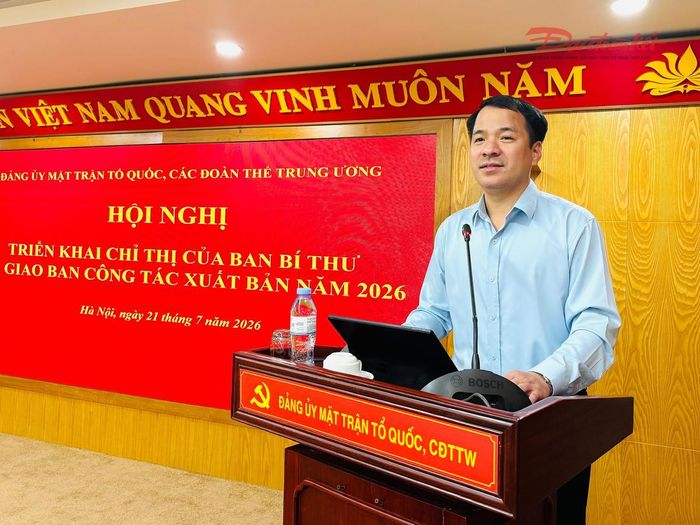 Phó Bí thư Đảng ủy MTTQ, các đoàn thể Trung ương Ngô Văn Cương phát biểu tại Hội nghị.