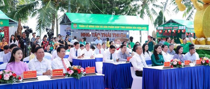 Khai mạc hội chợ Nông sản, tại Festival Biển Khánh Hòa năm 2026.