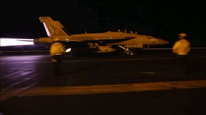Mỹ mở đợt không kíxh thứ 9 vào Iran trong ngày 20/7. Ảnh: CENTCOM.