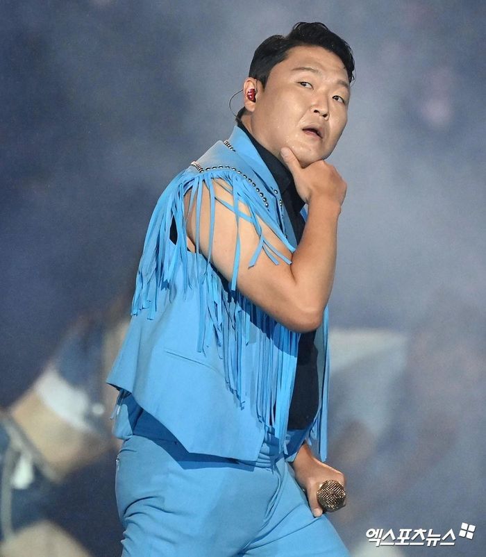 PSY nổi tiếng toàn cầu nhờ MV Gangnam Style. Ảnh: Xportsnews.