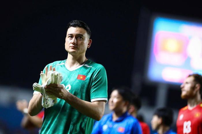 Văn Lâm đang là ứng viên nặng ký cho suất bắt chính nơi khung gỗ tuyển Việt Nam tại ASEAN Cup hè này. Ảnh: Minh Chiến.