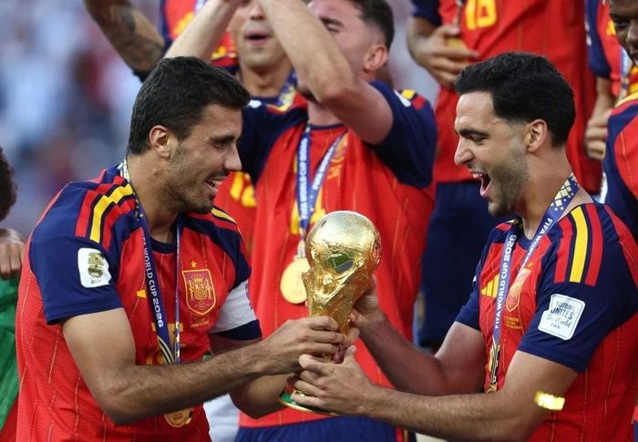 Tây Ban Nha vô địch World Cup 2026, ở đó Rodri (trái) đóng vai trò rất quan trọng.
