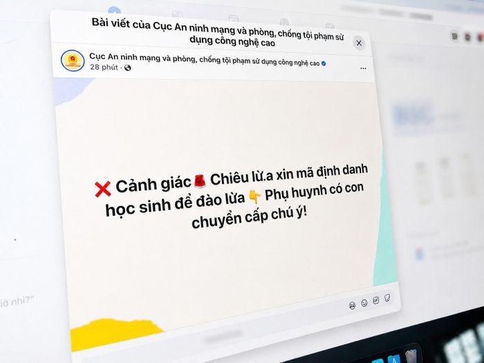 Phụ huynh có con sắp chuyển cấp cần cảnh giác với các cuộc gọi mạo danh công an, giáo viên để yêu cầu cung cấp thông tin cá nhân. Ảnh: Quang Nam.