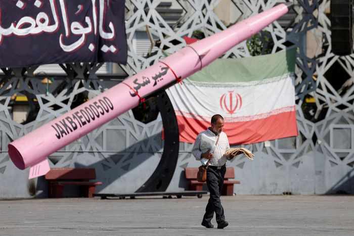 Đường phố Tehran những ngày gần đây. Ảnh: Reuters.