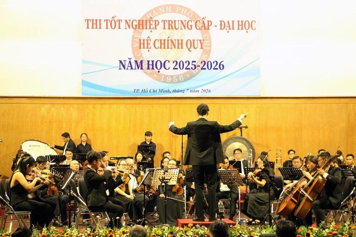 Chương trình có sự tham gia biểu diễn của dàn nhạc Saigon Festival Orchestra, dưới sự chỉ huy của ThS. Nguyễn Anh Sơn