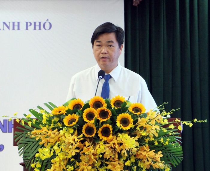 Ông Lê Văn Minh, Phó Trưởng ban Thường trực Ban Tuyên giáo và Dân vận Thành ủy TP.HCM phát biểu tổng kết