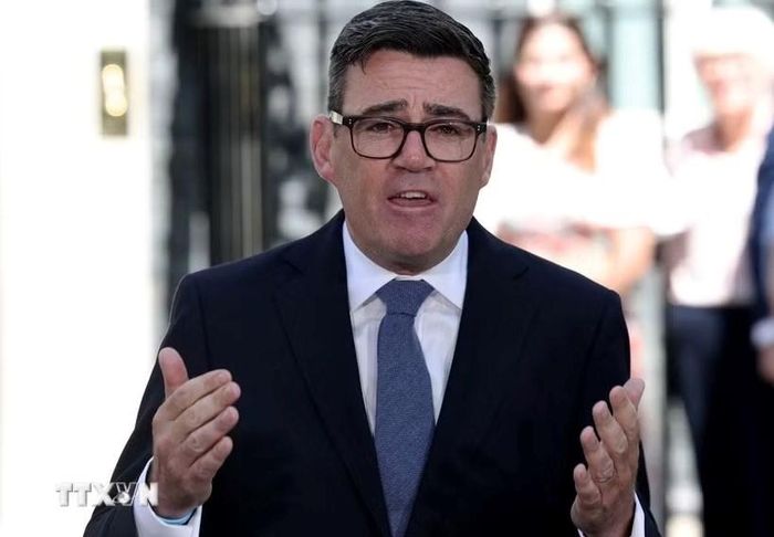 Tân Thủ tướng Anh Andy Burnham phát biểu tại London ngày 20.7.2026. Ảnh: THX/TTXVN