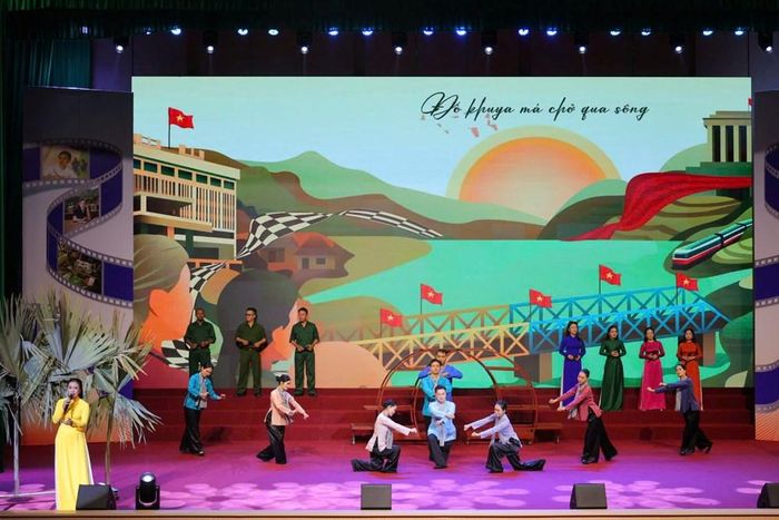Chương trình nghệ thuật tái hiện những năm tháng hào hùng của dân tộc, tri ân các Anh hùng liệt sĩ