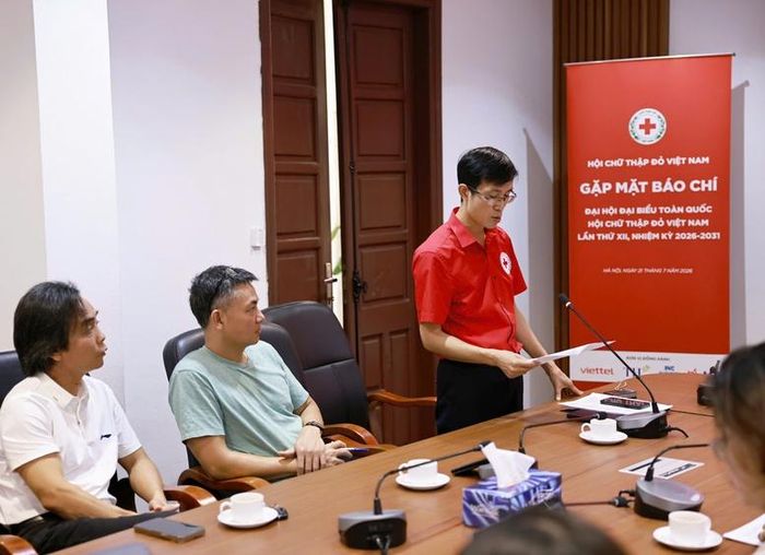 Văn phòng Hội Chữ thập đỏ Việt Nam cung cấp thông tin về những kết quả nổi bật của Hội Chữ Thập đỏ Việt Nam trong nhiệm kỳ Đại hội XI -Ảnh:VGP/ Toàn Thắng