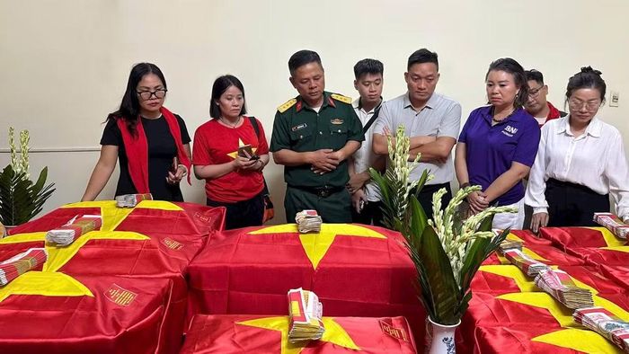 Thượng tá Trần Quang Huy, Đội trưởng Đội tìm kiếm, quy tập hài cốt liệt sĩ (Bộ Chỉ huy quân sự tỉnh Tuyên Quang) chia sẻ thông tin về những hài cốt mới được quy tập tại địa phương trong Chiến dịch 500 ngày đêm.