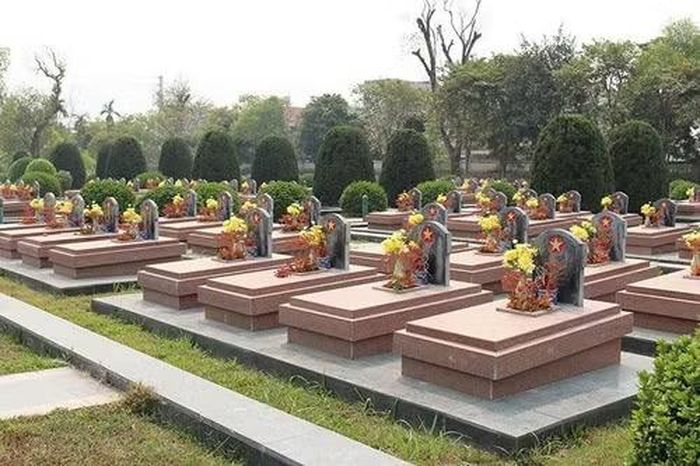 Phần mộ liệt sĩ tại Nghĩa trang Liệt sĩ A1.