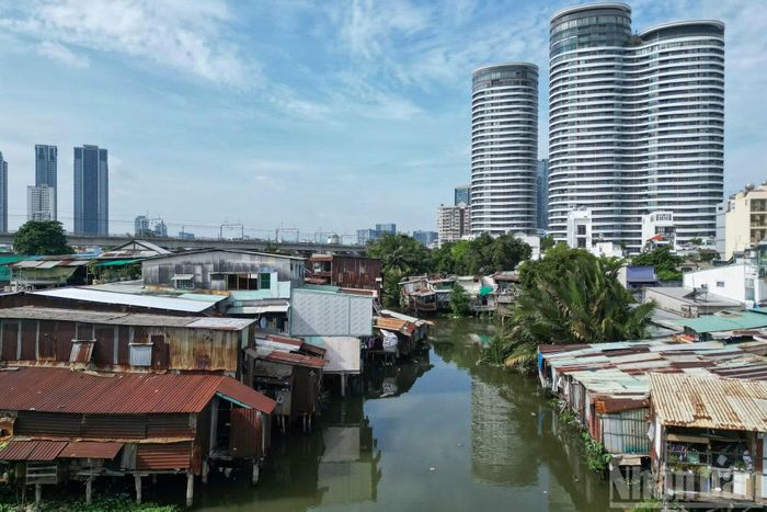 Theo Ban Hạ tầng, dự án được tách thành 2 dự án thành phần, gồm: Nạo vét, cải tạo môi trường, xây dựng hạ tầng rạch Văn Thánh với mức đầu tư khoảng 1.743 tỷ đồng; bồi thường, hỗ trợ, tái định cư và giải phóng mặt bằng với mức đầu tư khoảng 6.812 tỷ đồng.