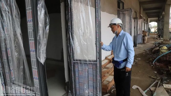 Nhiều hạng mục đã được ráp cửa, chuẩn bị hoàn thiện đưa vào sử dụng.