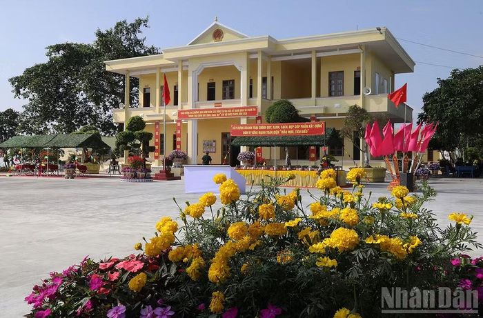Cảnh quan đơn vị chính quy, xanh, sạch, đẹp.