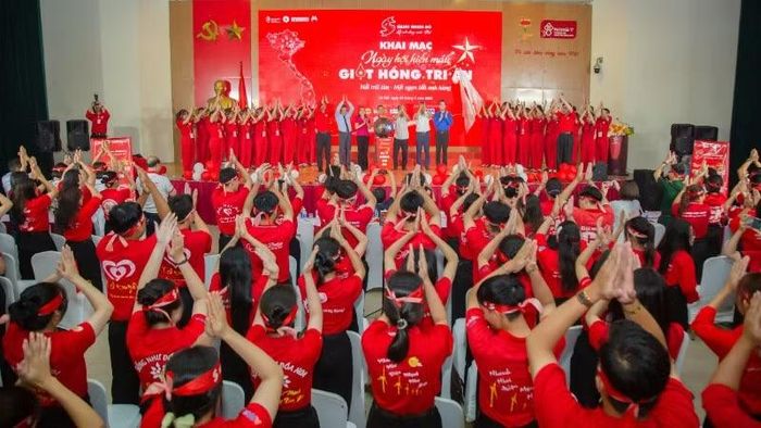 Toàn cảnh lễ khai mạc ngày hội "Giọt hồng tri ân".