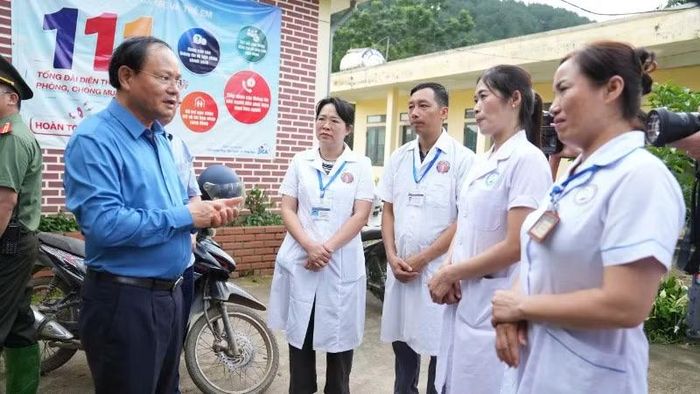 Bí thư Tỉnh ủy Lai Châu chỉ đạo lực lượng y tế, yêu cầu xử lý tốt vấn đề môi trường, phòng, chống và không để xảy ra dịch bệnh tại vùng bị ảnh hưởng của lũ quét.