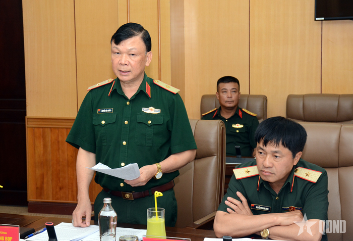 Thiếu tướng Nguyễn Văn Chính, Phó chánh Văn phòng Bộ Quốc phòng phát biểu tại hội nghị.