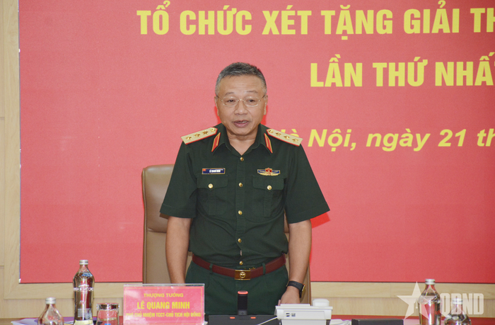 Thượng tướng Lê Quang Minh chủ trì hội nghị.