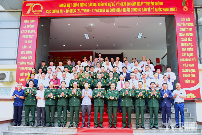 Các đại biểu dự lễ kỷ niệm.