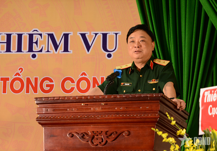 Trung tướng Hồ Quang Tuấn phát biểu tại hội nghị.