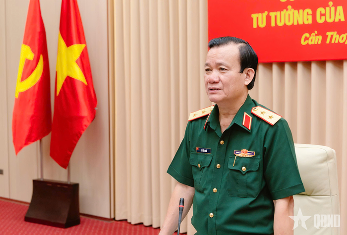 Trung tướng Hồ Văn Thái, Bí thư Đảng ủy, Chính ủy Quân khu 9 kết luận hội nghị.