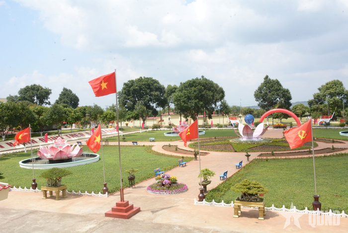 Cảnh quan xanh, sạch, đẹp của Trung đoàn 95.