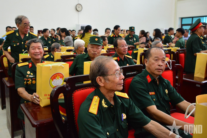 Các đại biểu dự buổi gặp mặt.