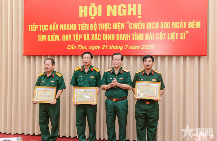 Quân khu 9 trao bằng khen tặng 3 tập thể có thành tích xuất sắc đột xuất trong lãnh đạo, chỉ đạo và triển khai thực hiện "Chiến dịch 500 ngày đêm đẩy mạnh thực hiện tìm kiếm, quy tập và xác định danh tính hài cốt liệt sĩ"; hướng tới kỷ niệm 80 năm Ngày Thương binh - Liệt sĩ (27-7-1947/27-7-2027).