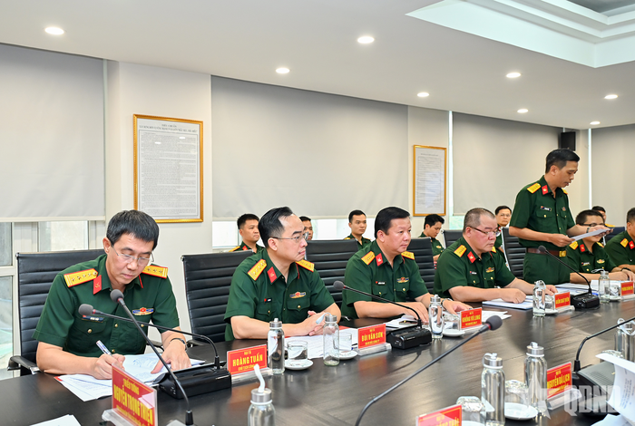 Đại biểu lãnh đạo Viện Thiết kế (Tổng cục Hậu cần - Kỹ thuật).
