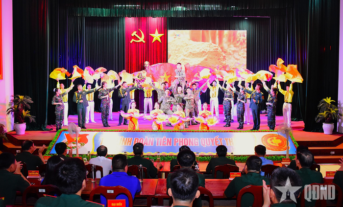 Văn nghệ chào mừng hội thi.