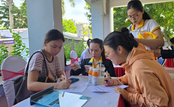 Ngày hội việc làm năm 2026 quy tụ 75 doanh nghiệp với nhu cầu tuyển dụng 5.537 vị trí việc làm dành cho sinh viên và người lao động.