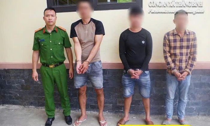 Công an ra lệnh giữ người trong trường hợp khẩn cấp.