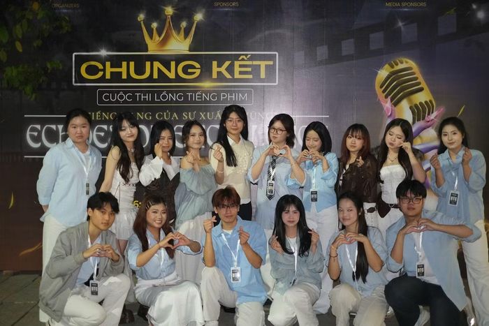 Yến Nhi tham gia Ban tổ chức cuộc thi lồng tiếng phim bằng tiếng Anh "Echoes of Excellence".