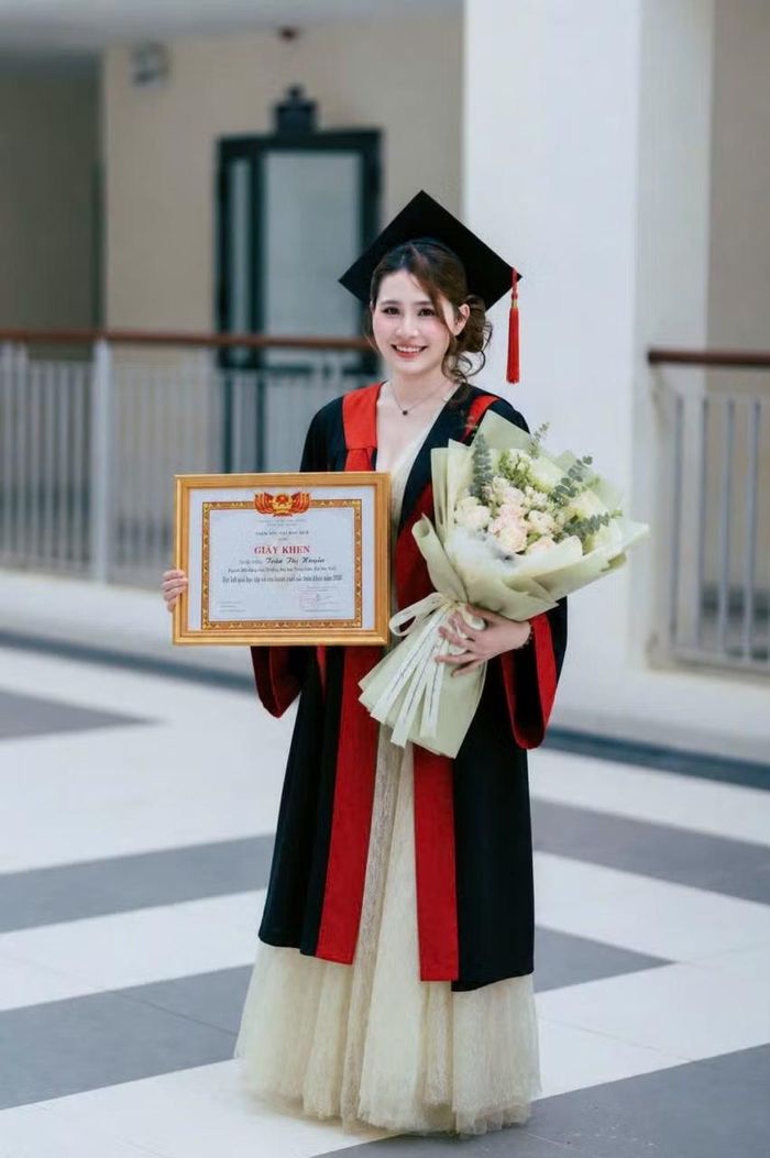 Trần Thị Huyền là thủ khoa tốt nghiệp trường ĐH Nông Lâm (ĐH Huế) năm 2026, với GPA 3.92/4.0.