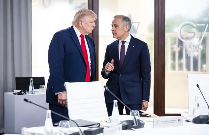 Tổng thống Mỹ Donald Trump (trái) và Thủ tướng Canada Mark Carney tại Hội nghị thượng đỉnh Nhóm 7 nước công nghiệp phát triển (G7) tại Pháp ngày 16-6-2026. Ảnh: THE CANADIAN PRESS