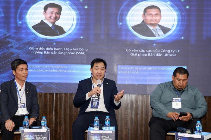  Các đại biểu chia sẻ về phát triển ngành bán dẫn tại Việt Nam. Ảnh: BÙI TUẤN 